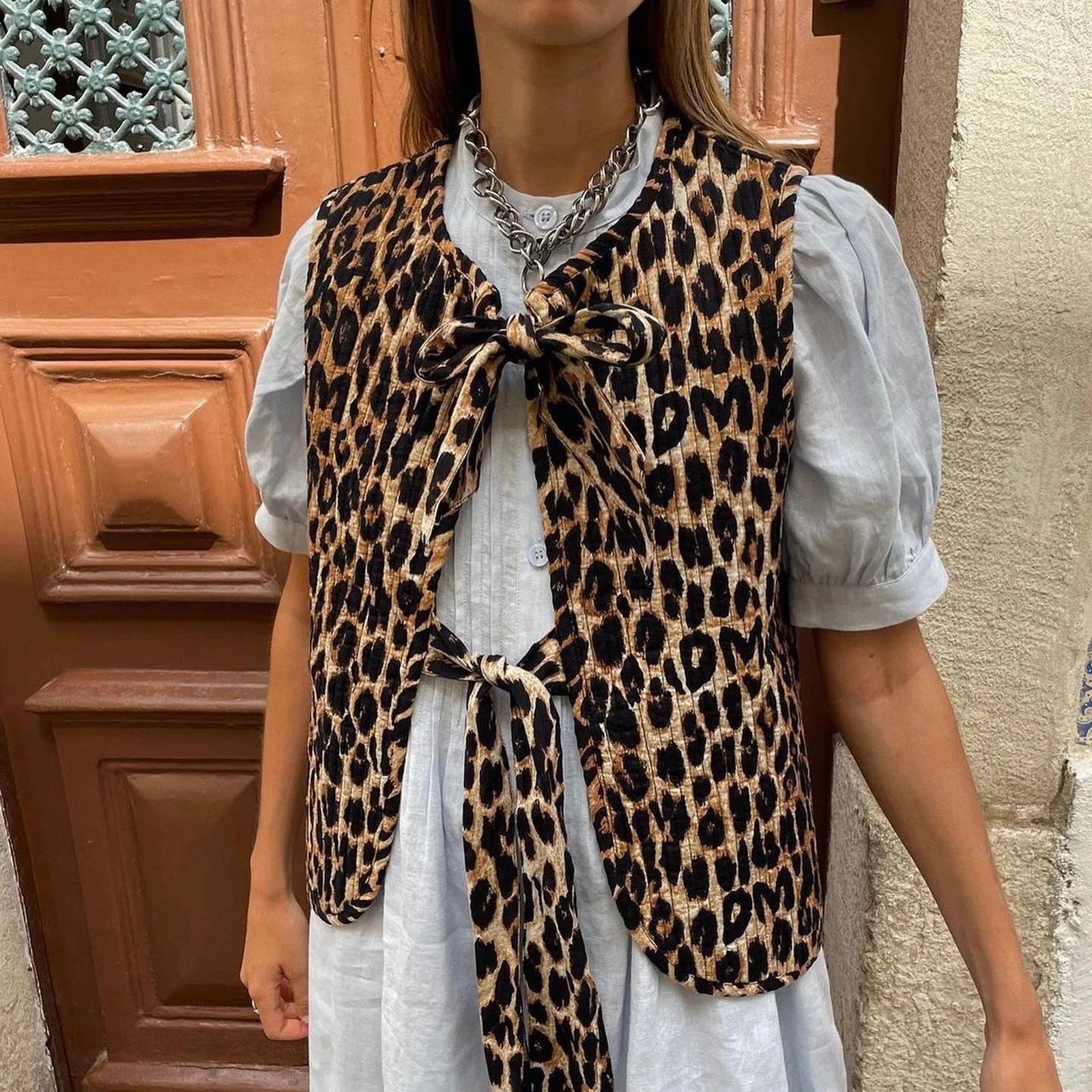 Chaleco-acolchado-de-leopardo-para-mujer-camisa-con-lazo-frontal-sin-mangas-bordado-Floral-c-rdigan_jpg.webp